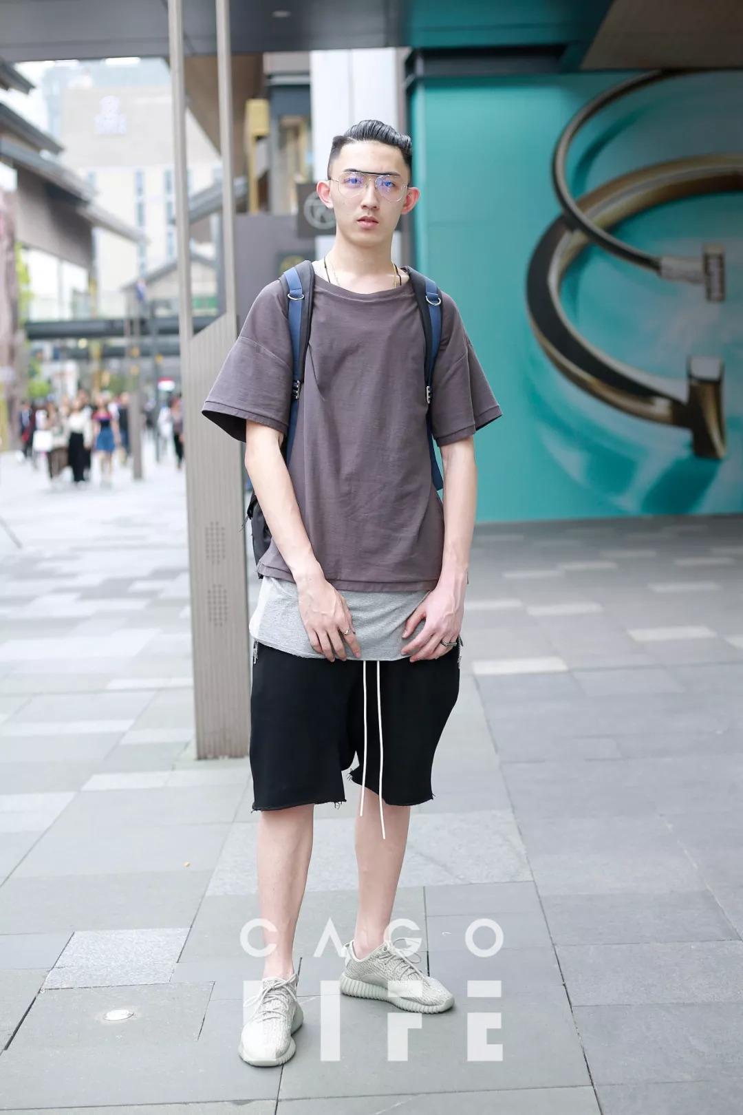 成都太古里街拍的男孩子,成都街拍太古里情侣高颜值