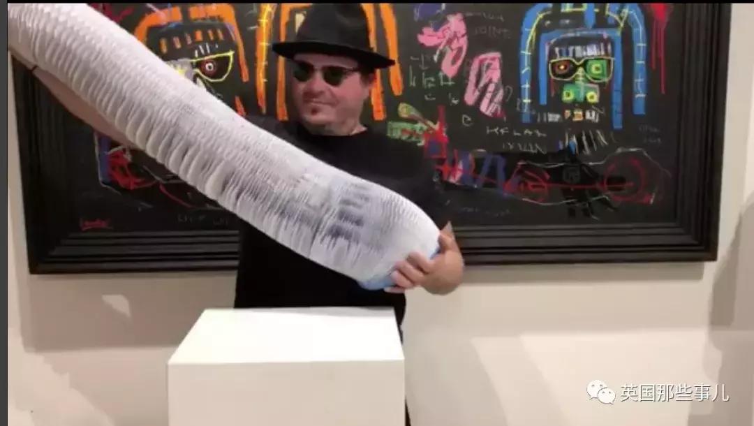 只爱恶作剧靠什么养家？他把所有东西变成纸捉弄人，这手艺简直了