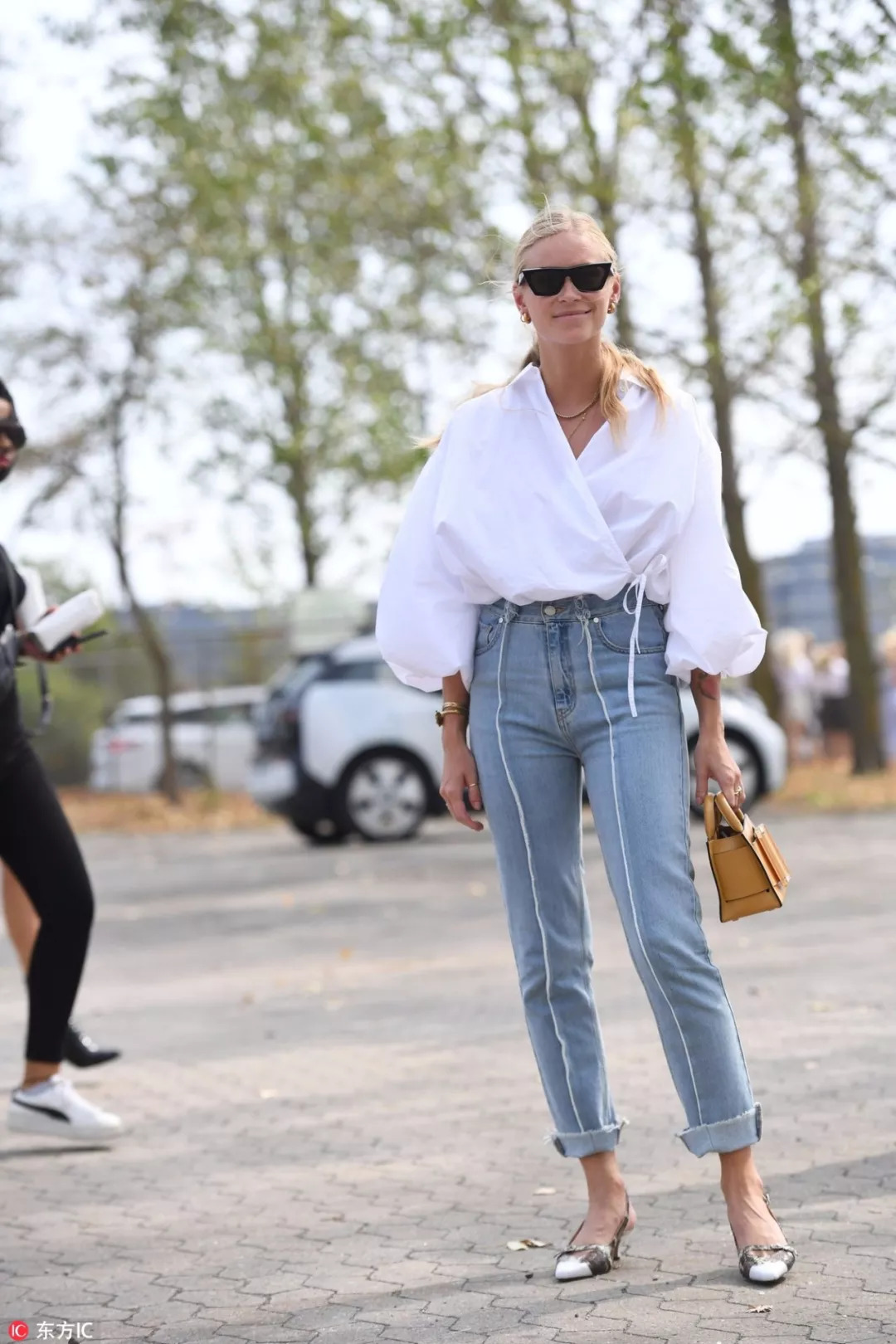 长袖衬衫怎么穿才好看,衬衫这样穿时髦又高级回头率200%