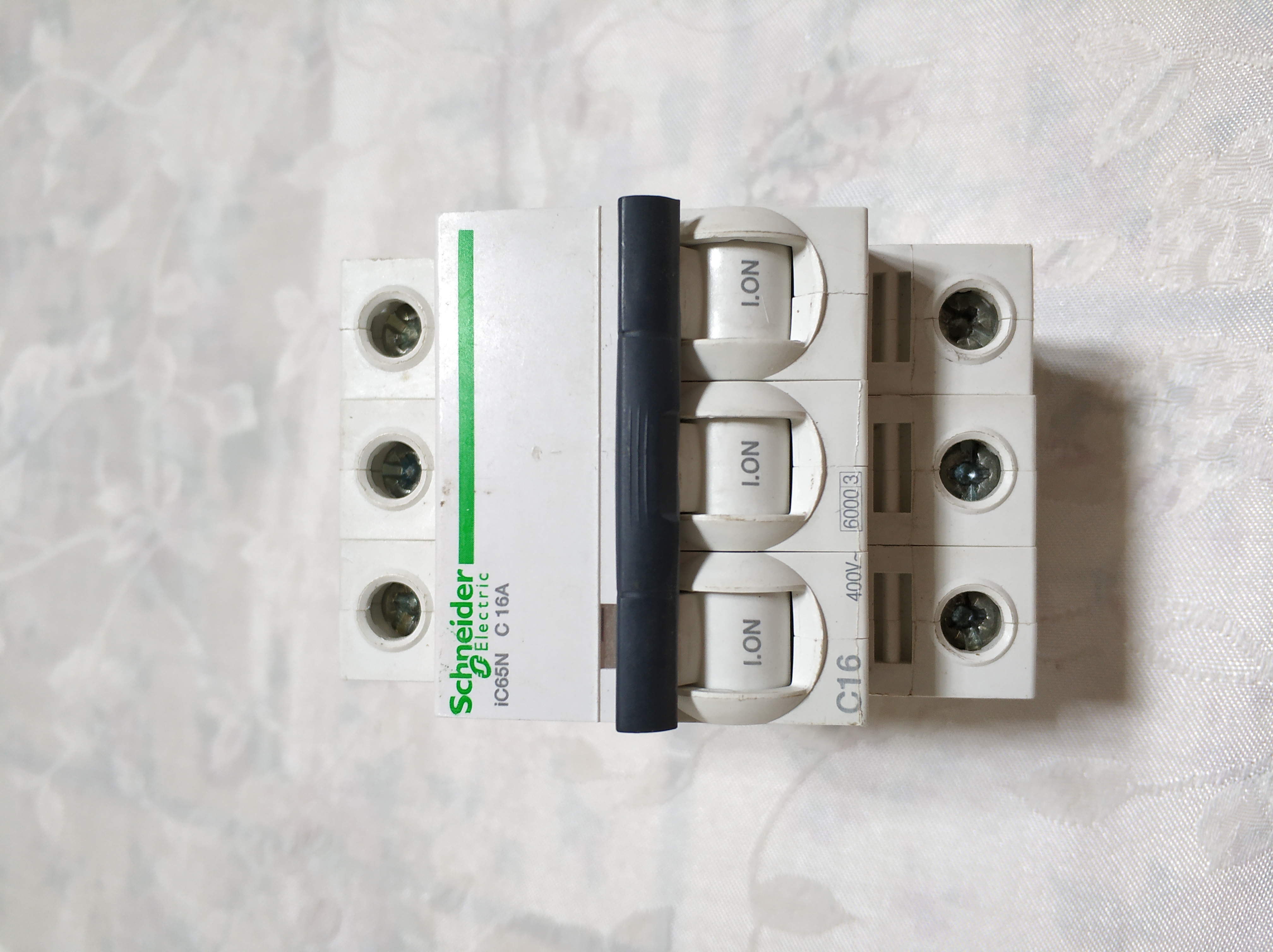 2p带漏电保护的空气开关怎么接线,漏电保护器与空气开关接线方法