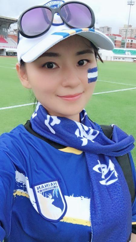 全国网红女球迷，海南美女小姐姐阳阳小希！