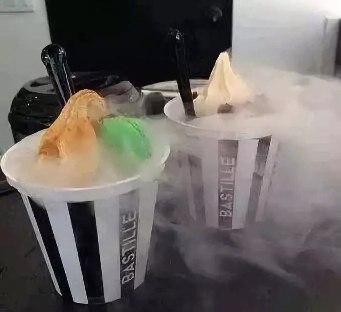 吃冰淇淋被冻死,吃液氮冰淇淋被冻伤吗