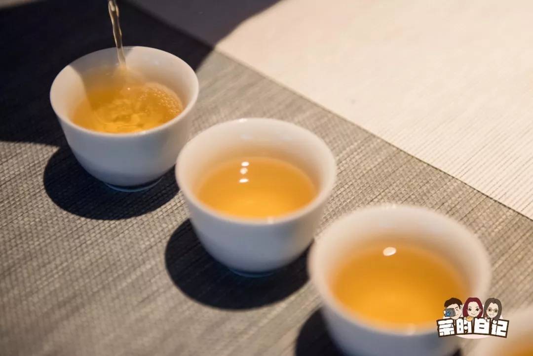 一喝单丛误终生从蜜兰香开始,一喝单丛茶就胃疼