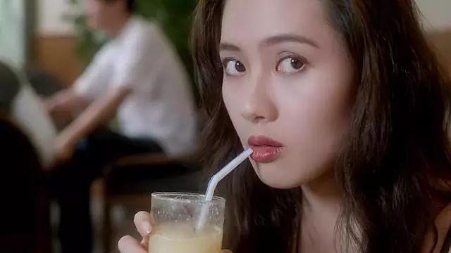 她是最清纯版的苏妲己,她被称为最清纯的女星