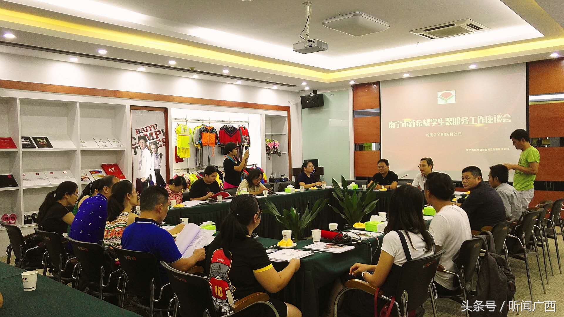 南宁中小学生校服新希望销售点,南宁学校秋季服装