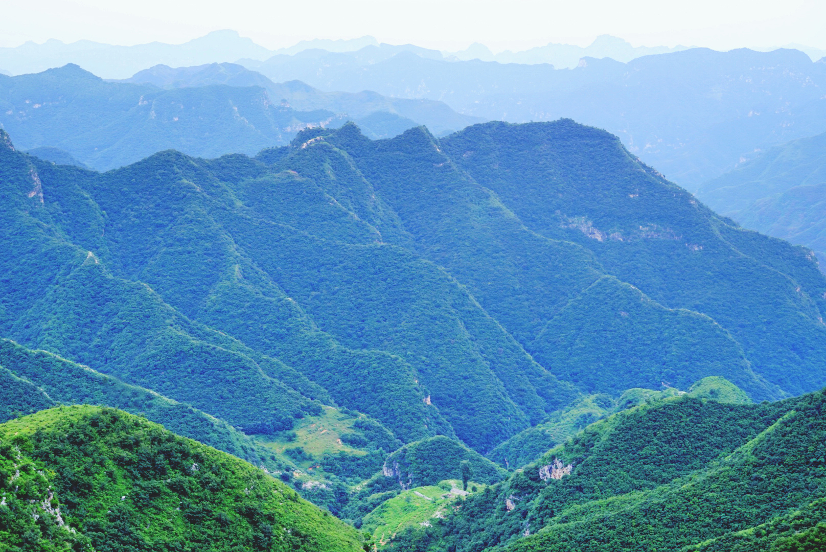 大森林里的小木屋秋雨后美成让人窒息云海小木屋离北京120公里