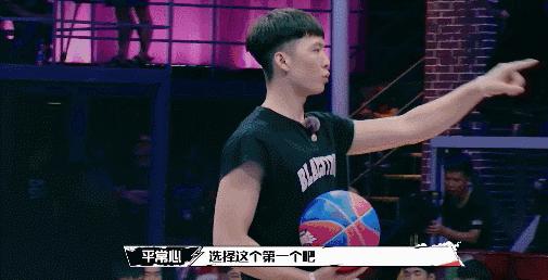 为什么李易峰话题度那么高,李易峰和粉丝相爱相杀的瞬间