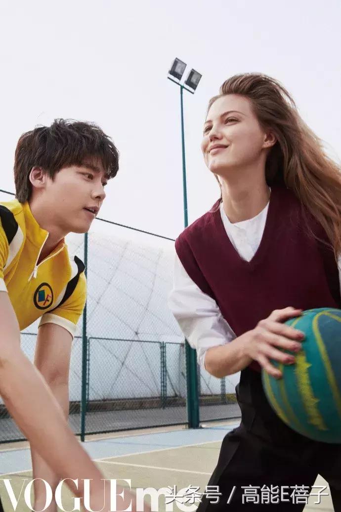 为什么李易峰话题度那么高,李易峰和粉丝相爱相杀的瞬间