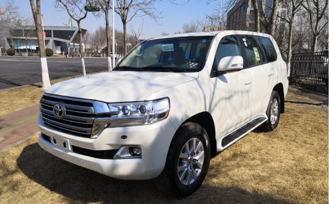 20款丰田酷路泽4600最新价格,高清讲解丰田酷路泽4600配置奢华