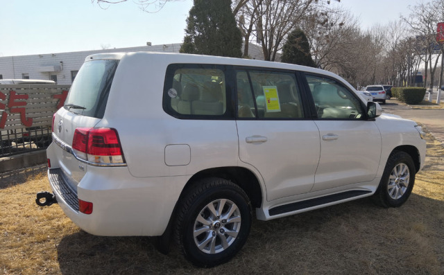 20款丰田酷路泽4600最新价格,高清讲解丰田酷路泽4600配置奢华