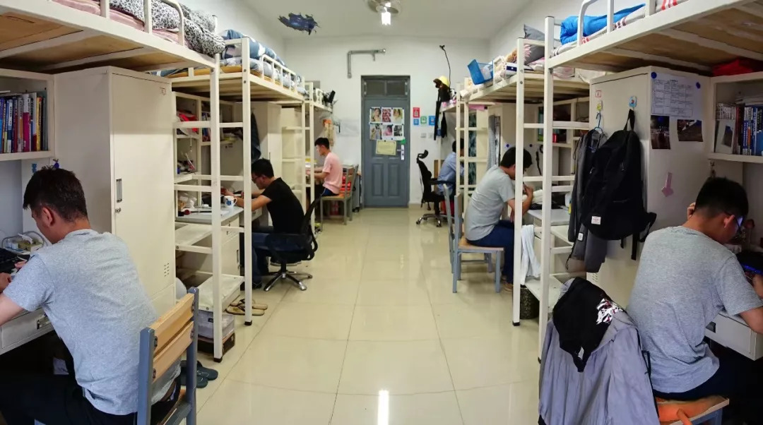 河南高校寝室哪个好,河南高校的宿舍条件