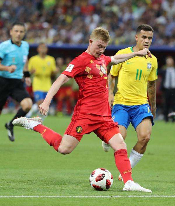 世界足坛十大中场大师排名,现役十大最强中卫魔笛