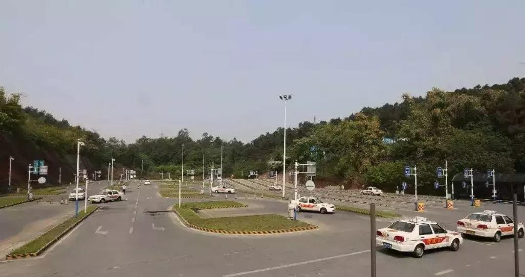 考驾照牢记这8个字,考驾照一定要注意这4点