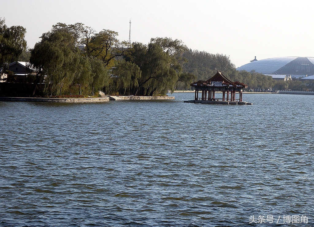中南海与故宫位置图片,中南海与故宫中间的建筑是