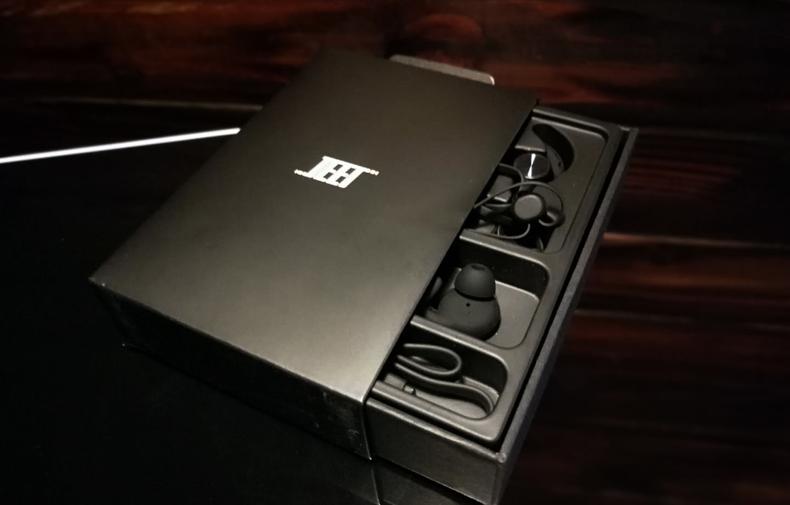 jeet和akg耳机哪个音质好,索尼和akg哪个耳机好