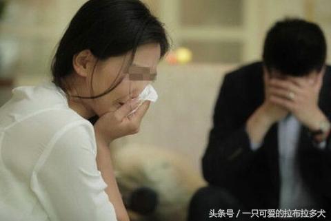 俺来了例假，让婆婆给洗下衣服，隔天到阳台收，俺气得红了眼