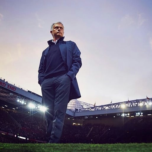 穆里尼奥再次下课,穆里尼奥眼泛泪光希望重新执教