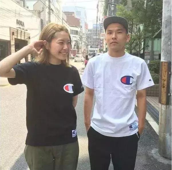 champion脏橘色,champion烂大街