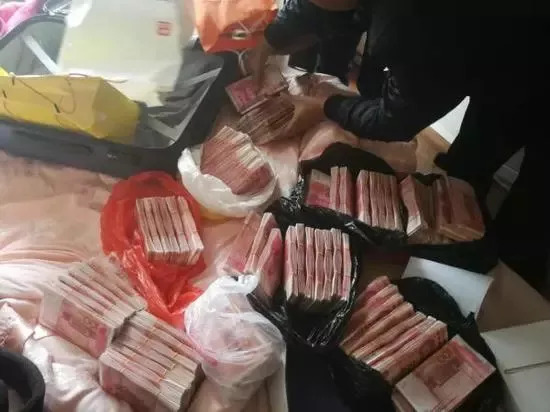 朋友圈里的淫秽小视频，远比你想象的水要深……