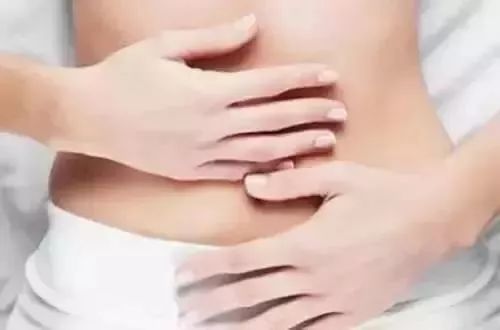 饭后一个动作就能立马排出毒素,饭前多做一个动作预防疾病