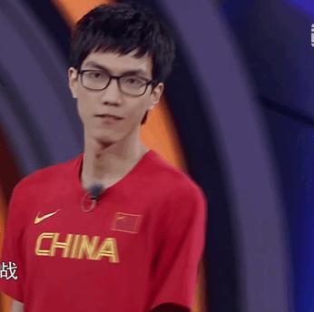 一个既是亚运冠军，又是学霸的帅气小哥哥！