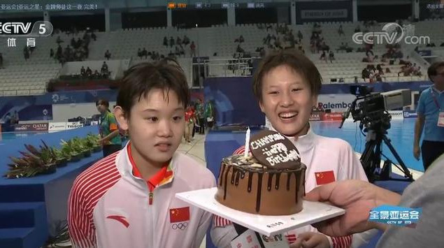 中国跳水13岁神童成新世界冠军,中国跳水队14岁小将的跳水视频