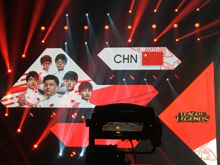 亚运会英雄联盟uzi夺冠2018,亚运会英雄联盟冠军uzi