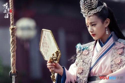 饭圈都攻不进去的虎扑JRS为何主动为“她”出圈献上杠铃式应援？