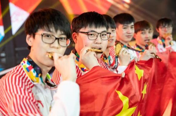 uzivs吴磊,吴磊祝贺uzi复出