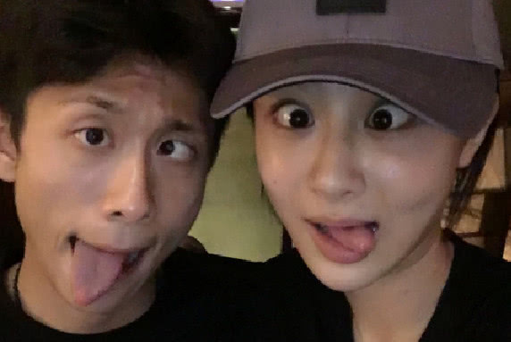 张一山和杨紫谈吻戏,张一山跟杨紫说悄悄话