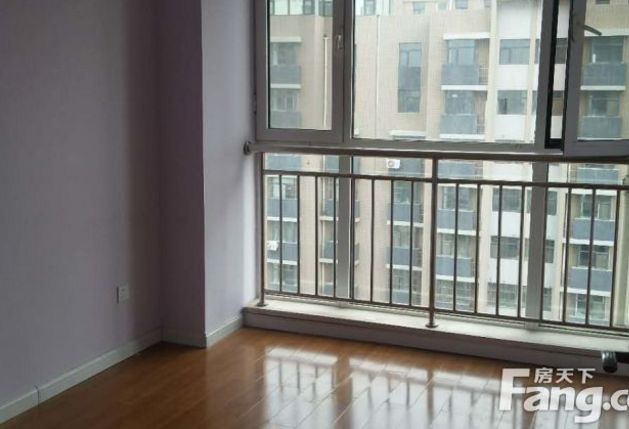 金凤半岛特价房,麓湖旁精装小公寓总价25万起