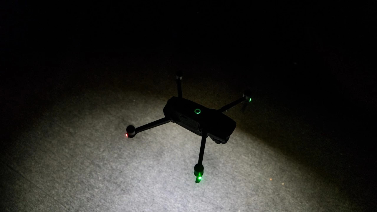 大疆mavic3无人机,大疆mavic2怎么连接手机