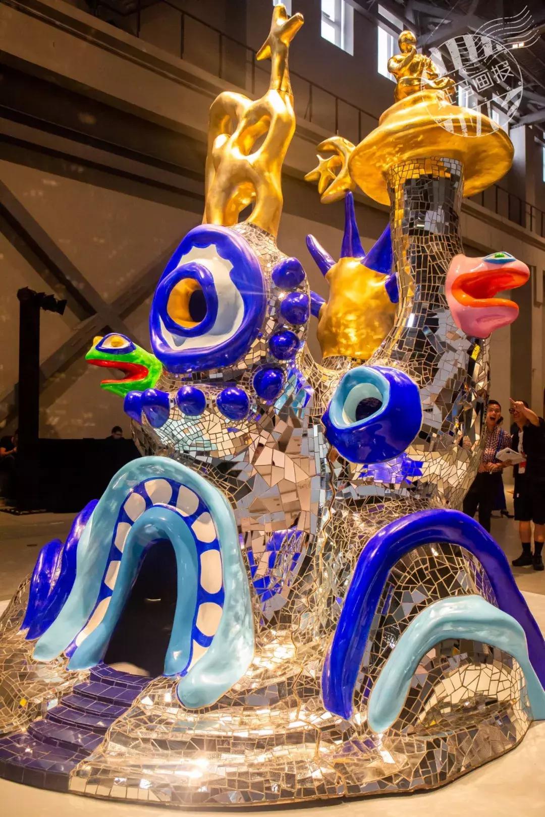 亚洲首展！开枪射画肉上绣花……这场叫“她”的展览，见识女性的力量