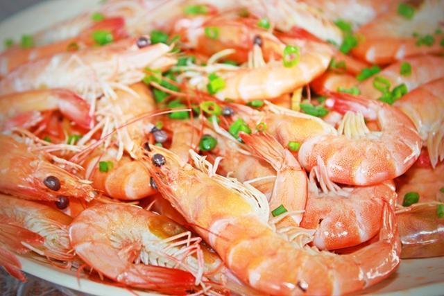 三亚火车头万人海鲜广场在哪个区,三亚火车头海鲜广场属于三亚湾吗