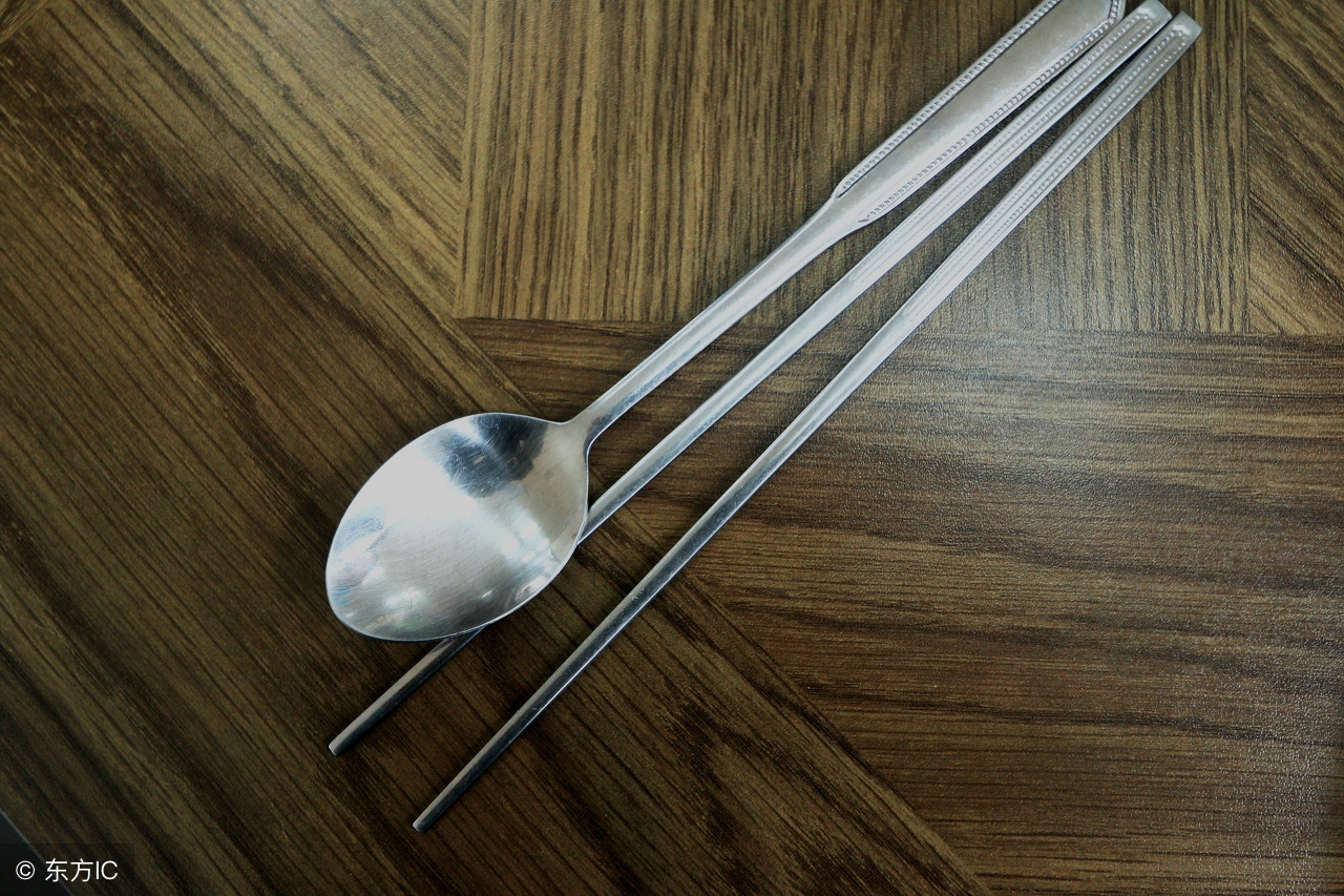 筷子选择什么样的材质更易于健康,家里使用哪种材质的筷子最健康