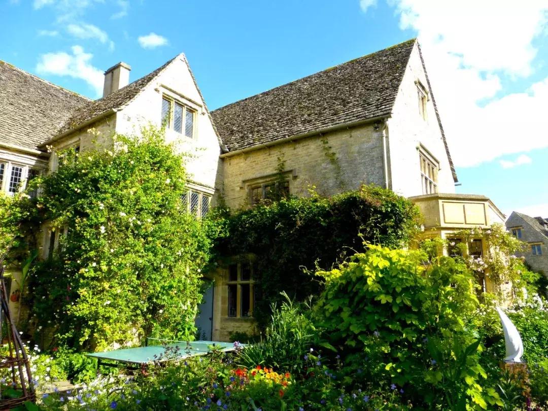 为什么英国人喜欢旅游呢,英国人的城镇和乡下生活