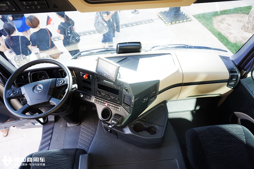 不止是面子，为何开大奔能让人自豪？通过奔驰卡车告诉您背后原因