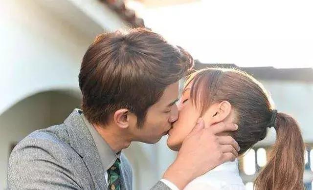 拍吻戏会不会有生理期反应,演员拍吻戏会有什么反应