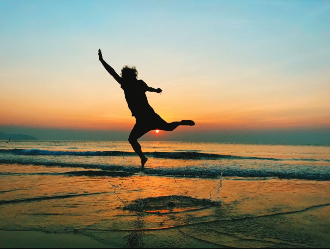 网红是怎么通过拍视频赚钱的,怎么拍照做网红赚钱