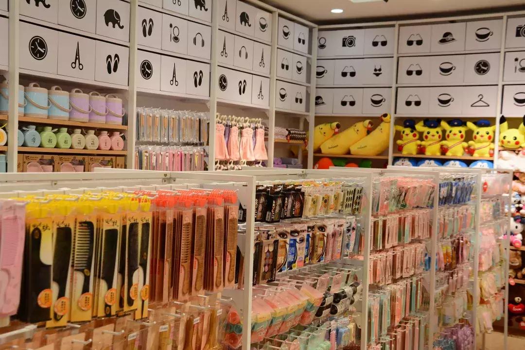 成都批发市场二手最便宜的货源,成都室内装饰品摆件最大批发市场