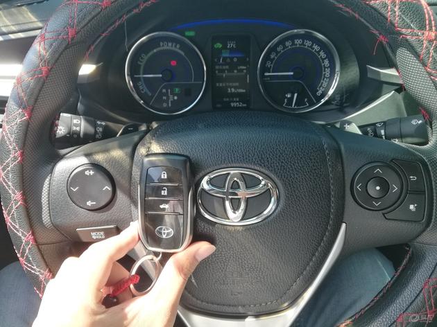 丰田卡罗拉双擎跑多少公里后省油,卡罗拉双擎和凯美瑞双擎哪个省油