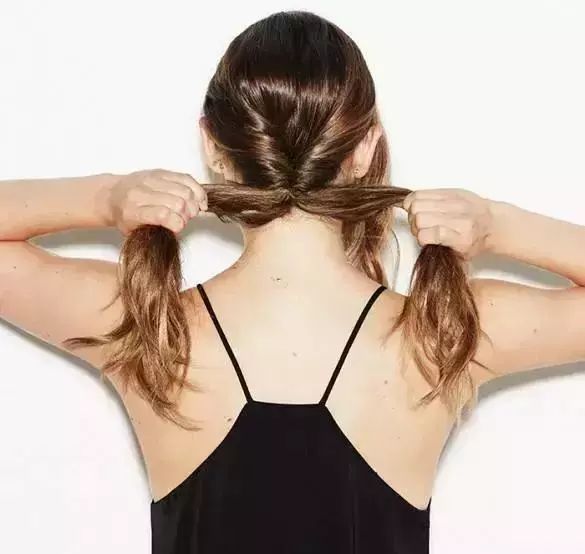 低马尾的发型怎么扎好看,发型教程低马尾简单漂亮