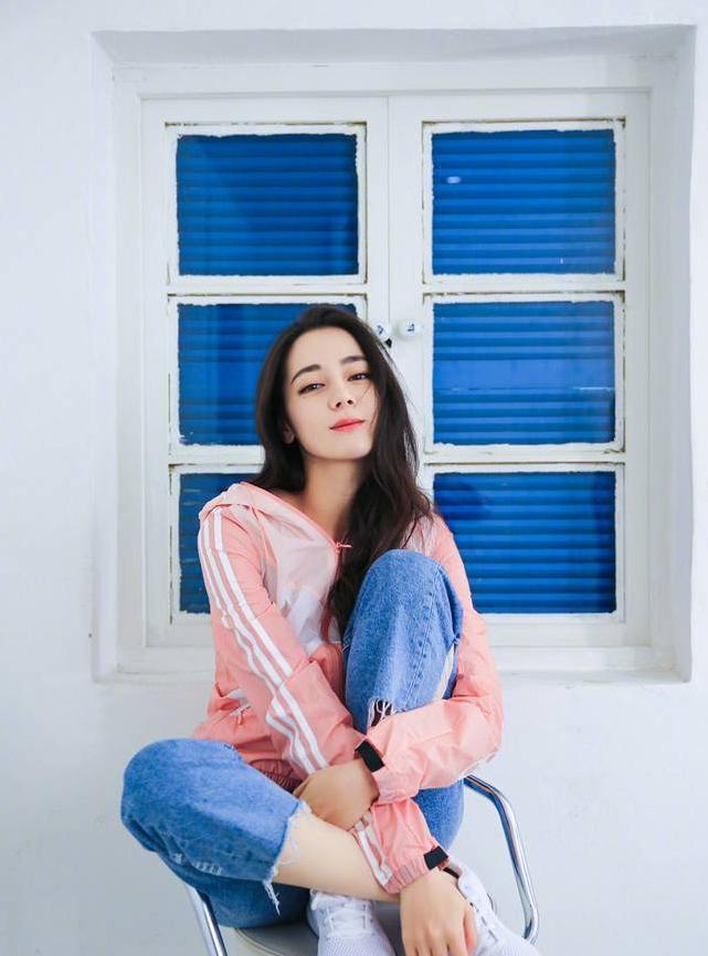 迪丽热巴被问：被“潜”过吗？热巴果断回答，网友：这回答绝了