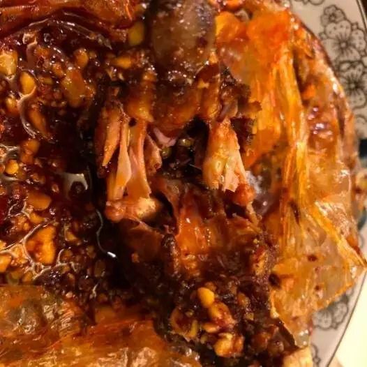 一天卖200个兔头,一天卖出1000只鸡