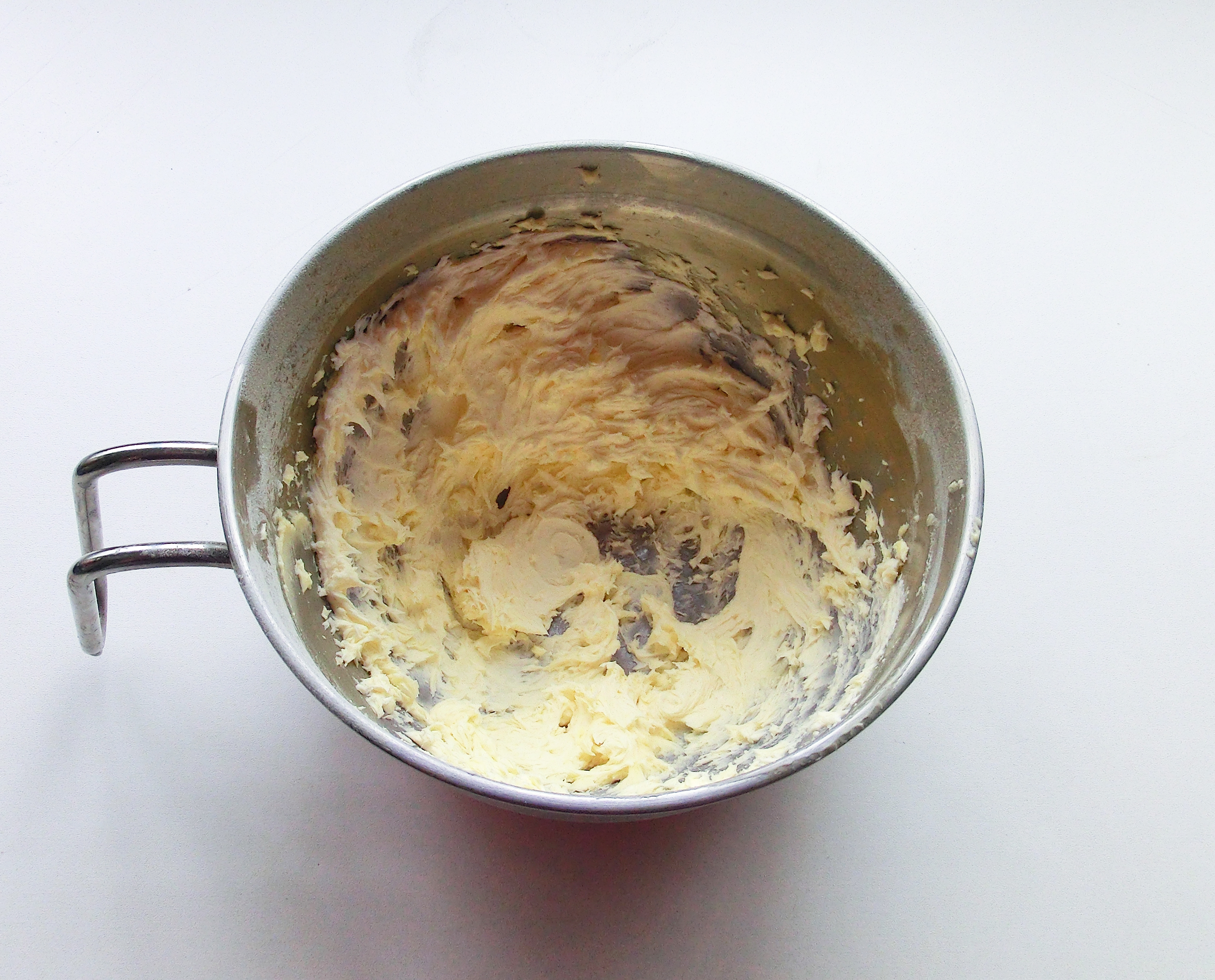 曲奇烤后花纹不消失,为什么曲奇饼干一烤就化成水了