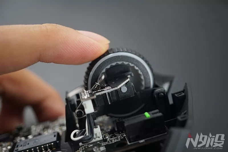 雷蛇曼巴眼镜蛇鼠标偶尔失灵,雷蛇曼巴眼镜蛇无线版用什么微动