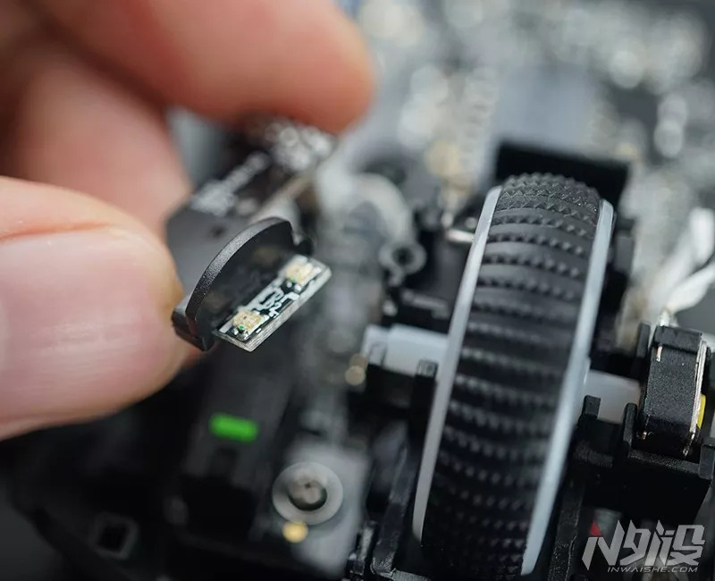 雷蛇曼巴眼镜蛇鼠标偶尔失灵,雷蛇曼巴眼镜蛇无线版用什么微动