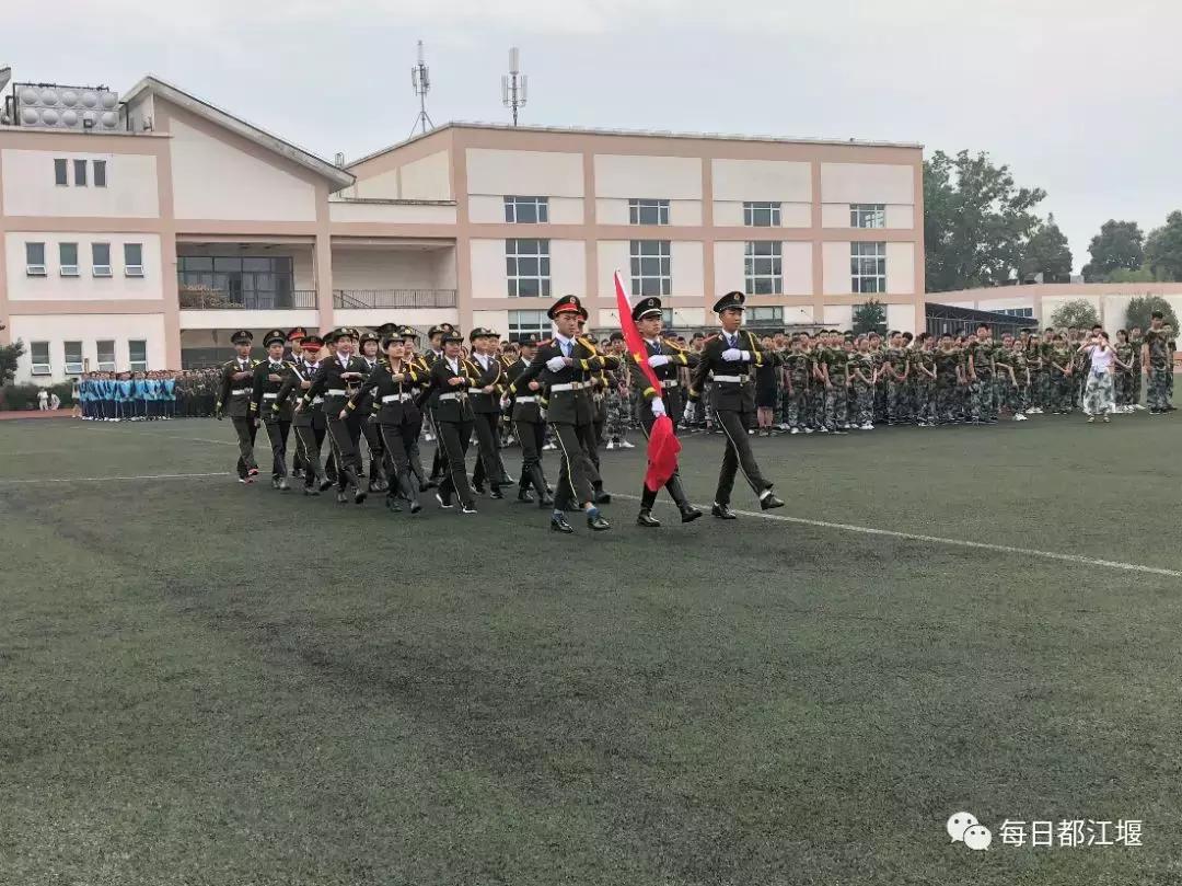 九月，我们开学啦！把天府故事读给世界听……