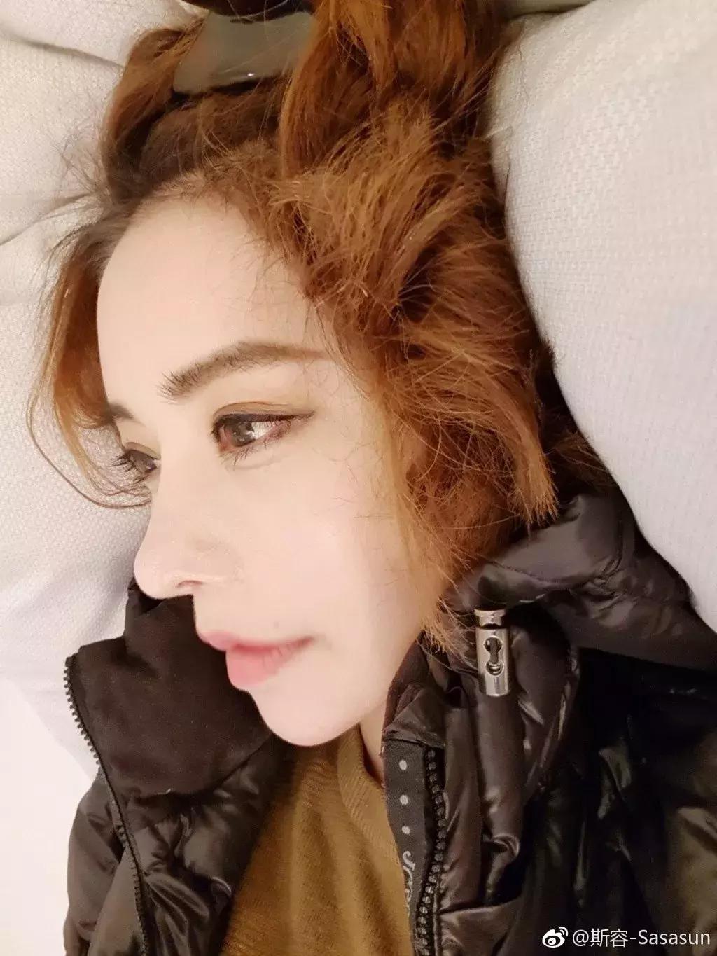 花百万整形60多次被嘲青蛙脸，这个台湾女主持真豁得出去