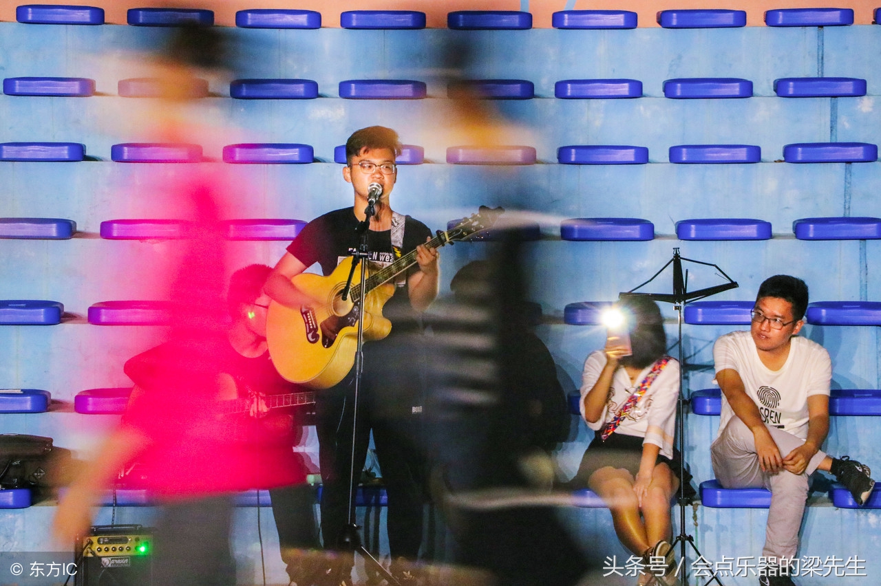 学吉他第一步应该学什么,学尤克里里对学吉他有帮助吗